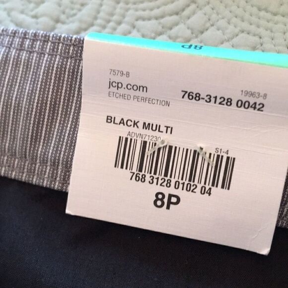 NWT Liz Claiborne black white stripe capris petite - Picture 6 of 8